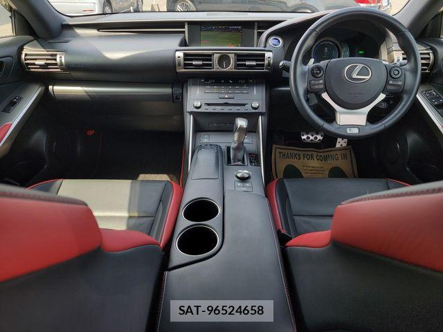 Lexus IS 2015-02 7562350-20