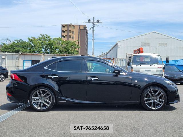 Lexus IS 2015-02 7562350-3