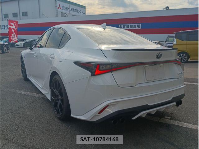 Lexus IS 2025-11 7617638-5