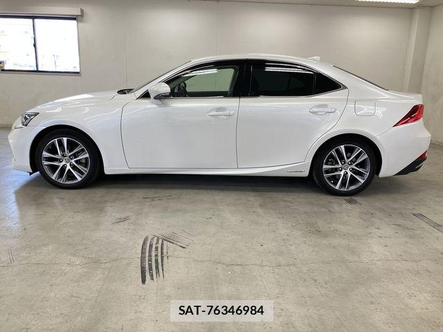 Lexus IS 2018-08 7617642-25