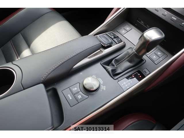 Lexus IS 2017-01 7617643-10
