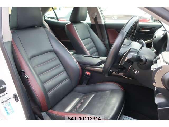 Lexus IS 2017-01 7617643-1