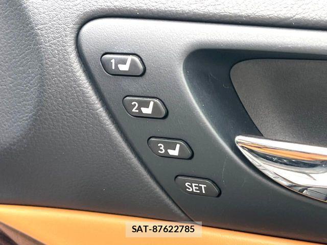 Lexus IS 2013-07 7617644-11