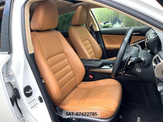 Lexus IS 2013-07 7617644-12