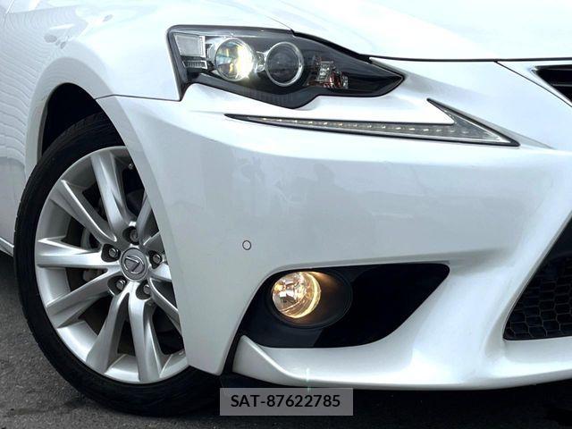 Lexus IS 2013-07 7617644-16