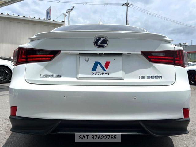 Lexus IS 2013-07 7617644-19