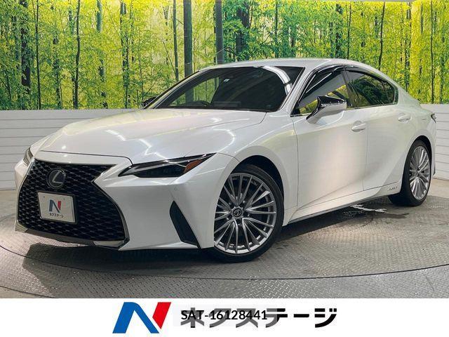 Lexus IS 2021-06 7617640-0