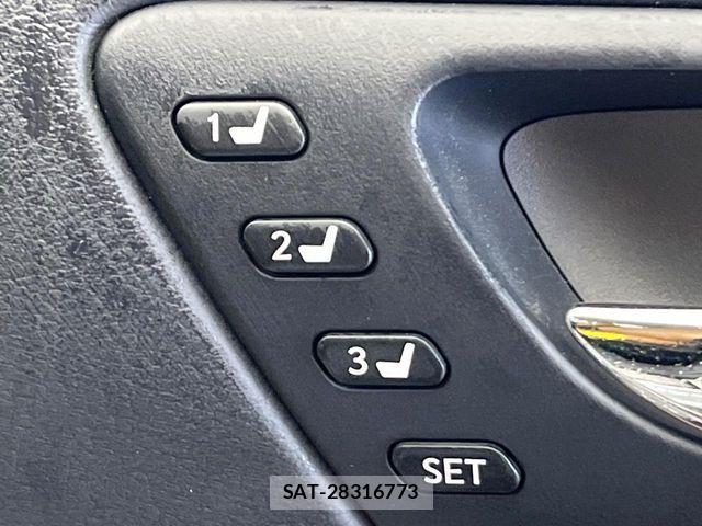 Lexus IS 2013-09 7617645-9