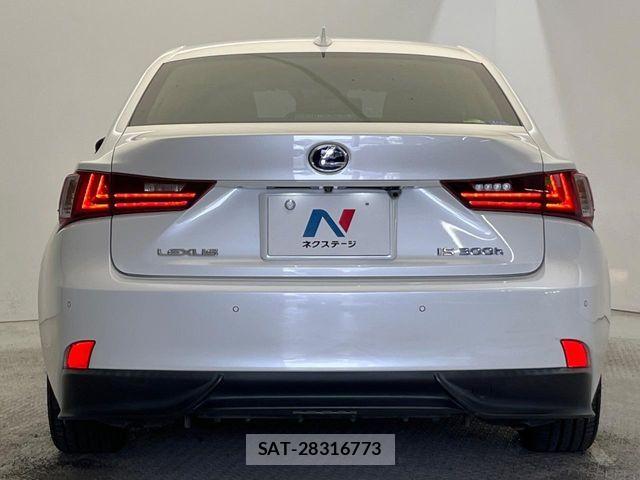 Lexus IS 2013-09 7617645-15