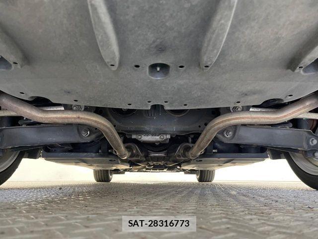 Lexus IS 2013-09 7617645-18