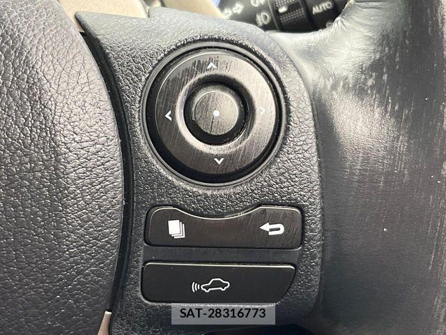 Lexus IS 2013-09 7617645-2