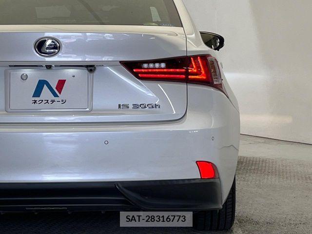 Lexus IS 2013-09 7617645-4