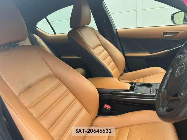 Lexus IS 2024-01 7617641-1