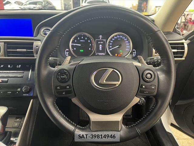 Lexus IS 2013-08 7617647-9