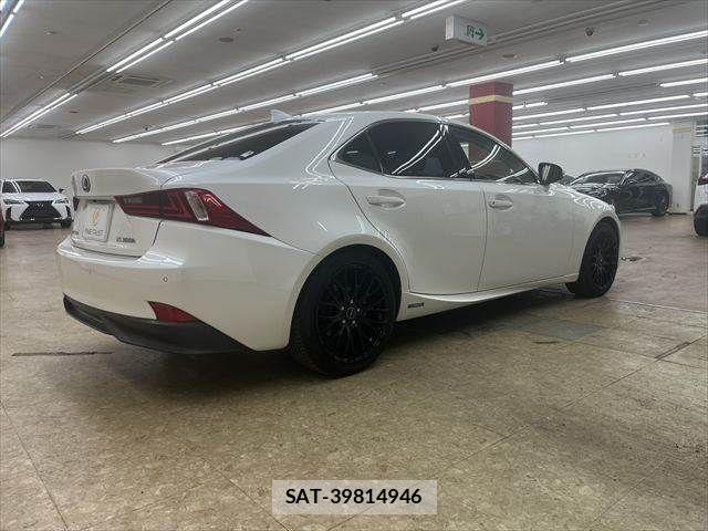 Lexus IS 2013-08 7617647-15
