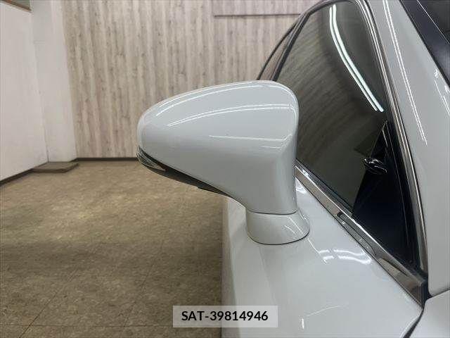 Lexus IS 2013-08 7617647-24