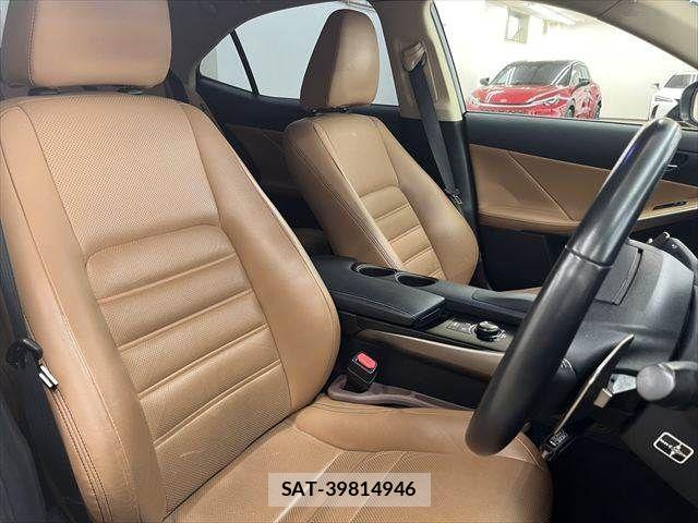 Lexus IS 2013-08 7617647-6
