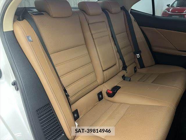 Lexus IS 2013-08 7617647-7