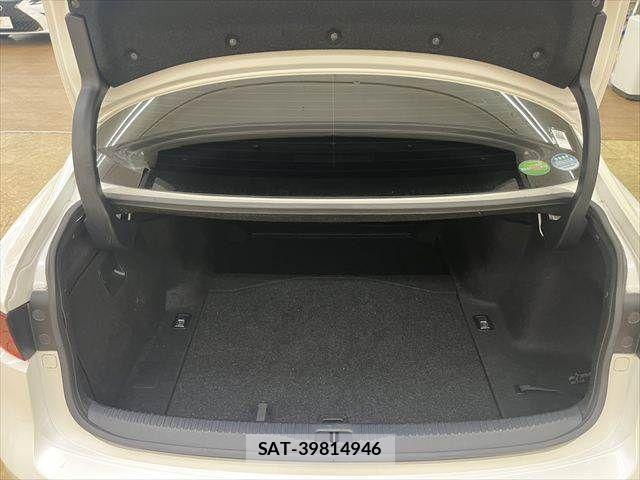 Lexus IS 2013-08 7617647-8
