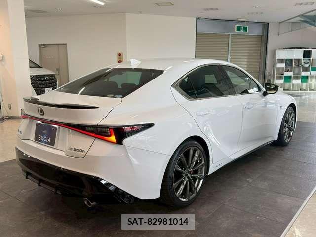 Lexus IS 2020-12 7617639-8
