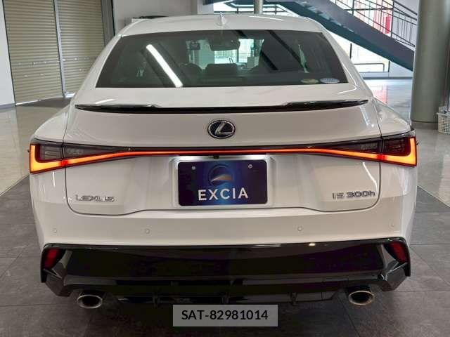 Lexus IS 2020-12 7617639-5