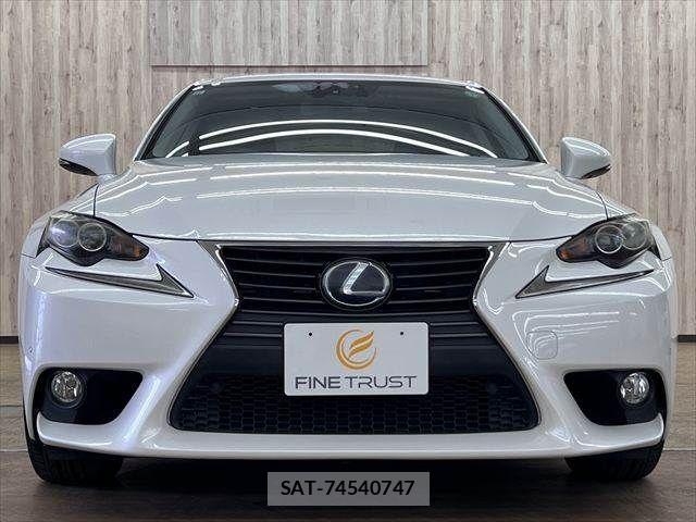 Lexus IS 2013-11 7617648-14