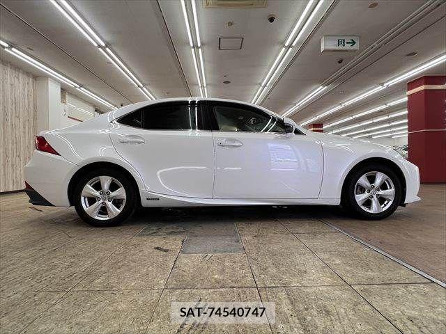 Lexus IS 2013-11 7617648-16