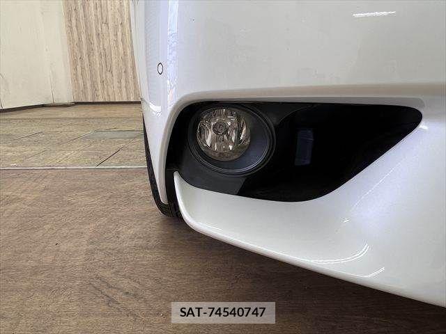 Lexus IS 2013-11 7617648-24