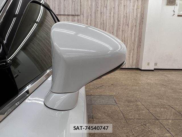 Lexus IS 2013-11 7617648-25
