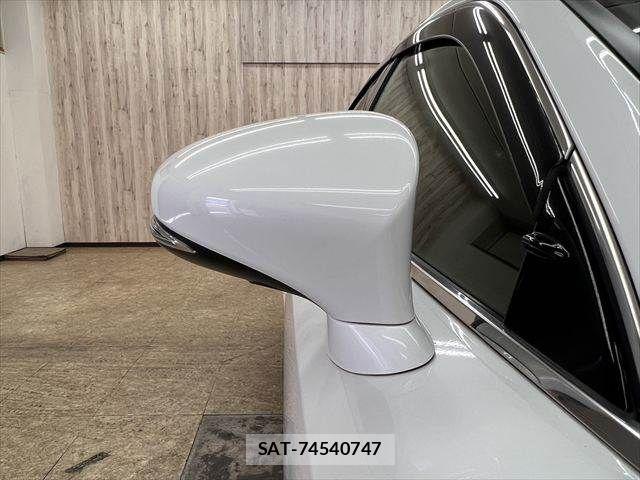 Lexus IS 2013-11 7617648-26