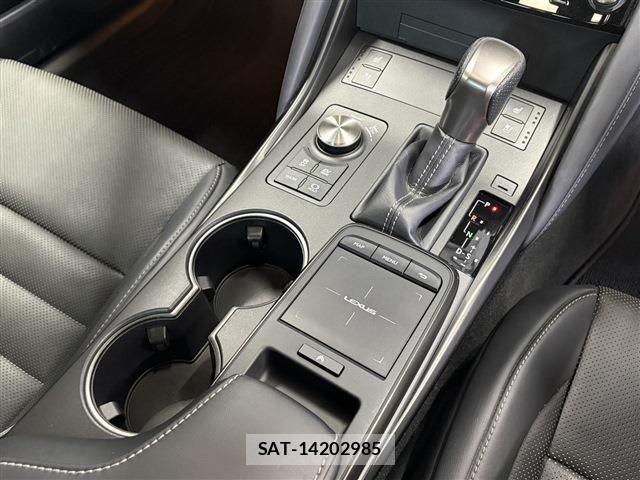 Lexus IS 2021-11 7725046-11