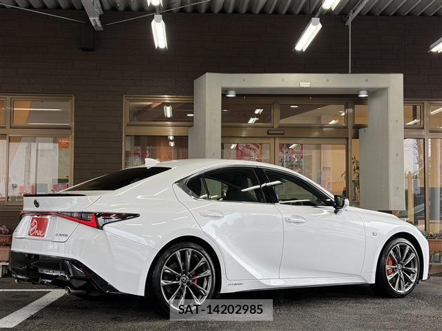 Lexus IS 2021-11 7725046-3