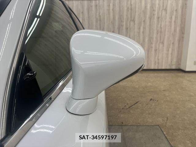 Lexus IS 2013-11 7725060-24