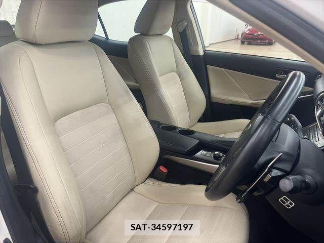 Lexus IS 2013-11 7725060-6