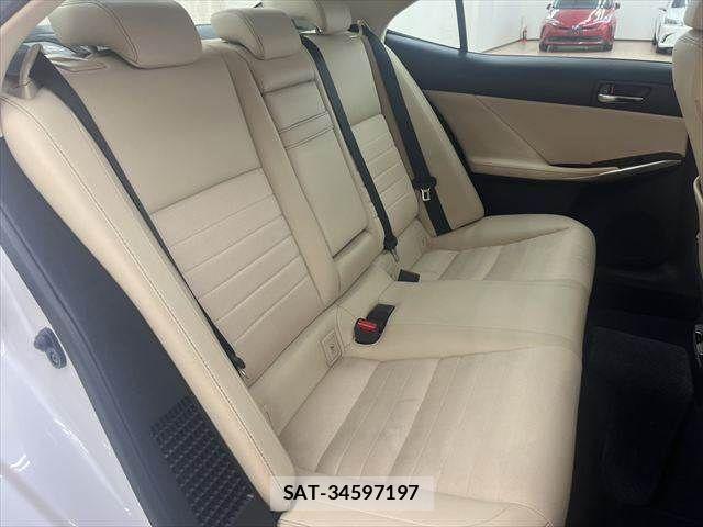 Lexus IS 2013-11 7725060-7