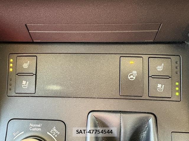 Lexus IS 2021-01 7725052-24