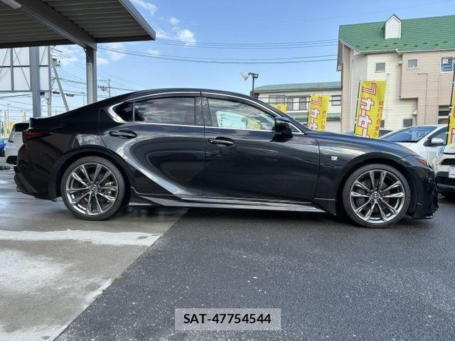 Lexus IS 2021-01 7725052-3