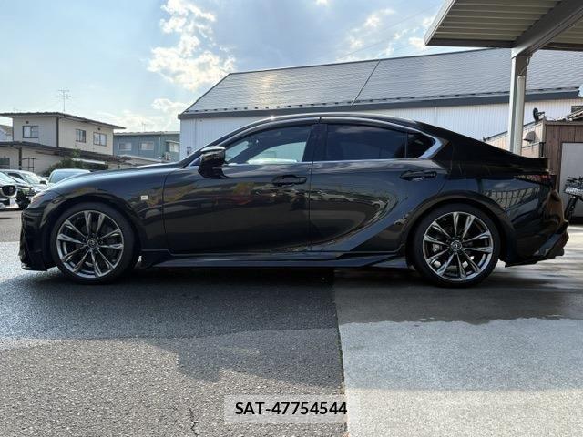 Lexus IS 2021-01 7725052-7