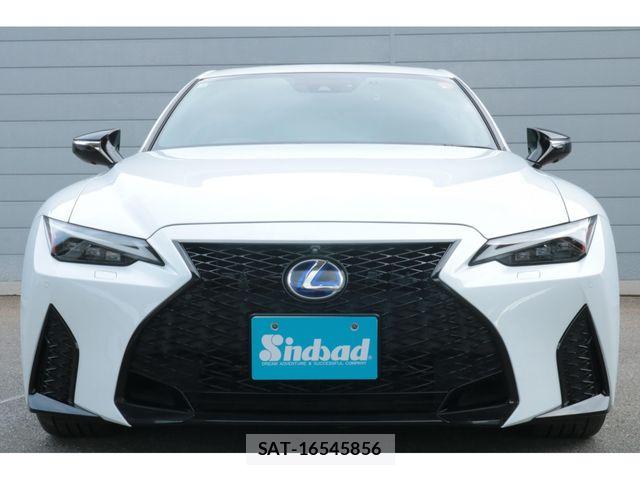 Lexus IS 2022-07 7725045-10