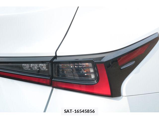 Lexus IS 2022-07 7725045-14