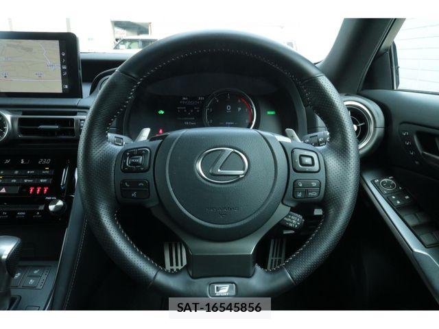 Lexus IS 2022-07 7725045-25