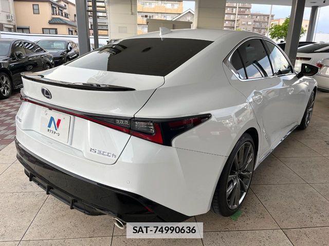 Lexus IS 2021-08 7725047-16