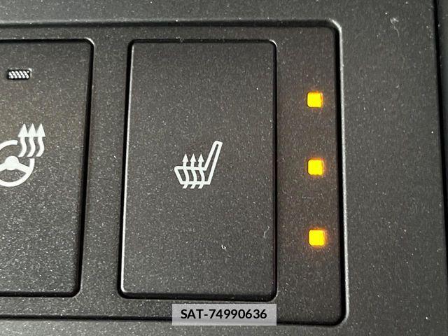 Lexus IS 2021-08 7725047-7