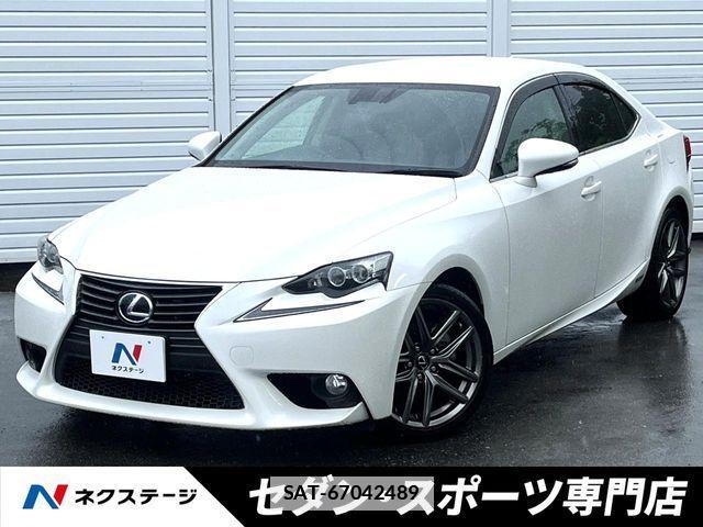 Lexus IS 2013-08 7725056-0
