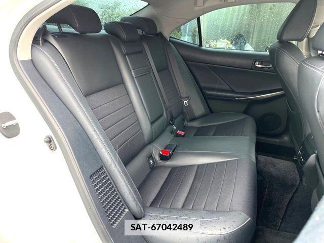 Lexus IS 2013-08 7725056-9