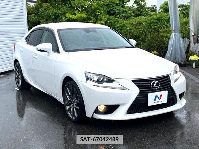 Lexus IS 2013-08 7725056-15