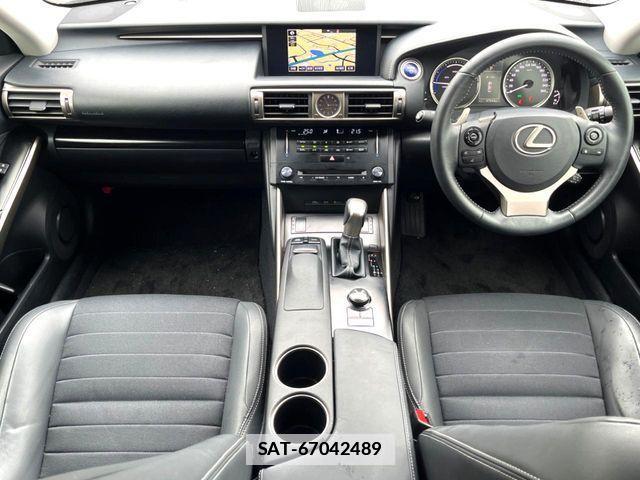 Lexus IS 2013-08 7725056-1