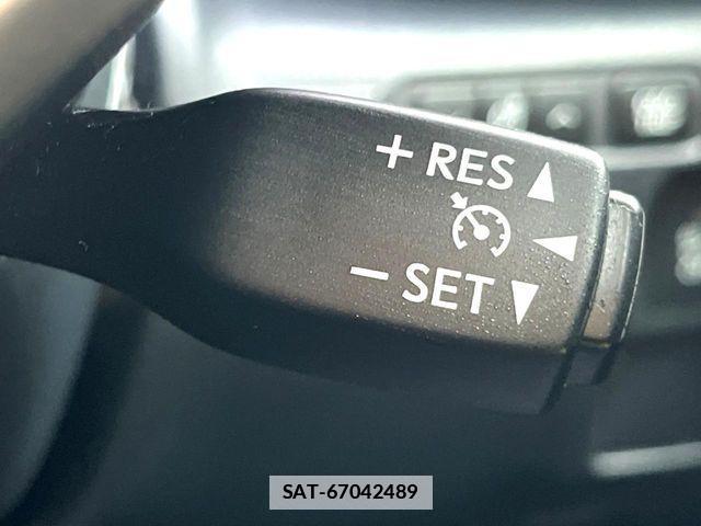 Lexus IS 2013-08 7725056-4