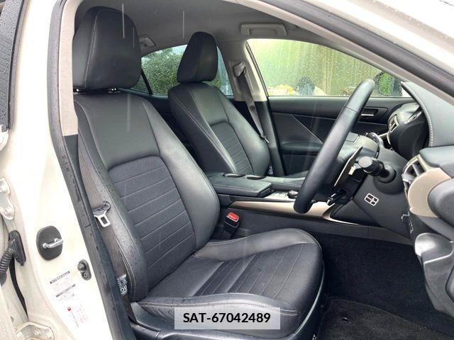 Lexus IS 2013-08 7725056-8