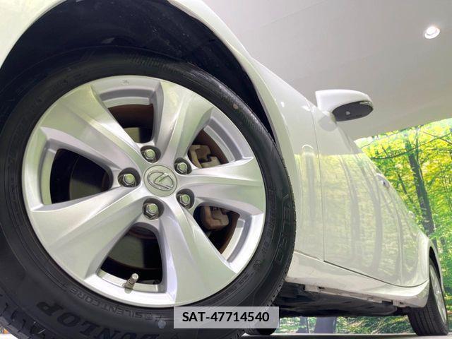 Lexus IS 2017-02 7725055-12